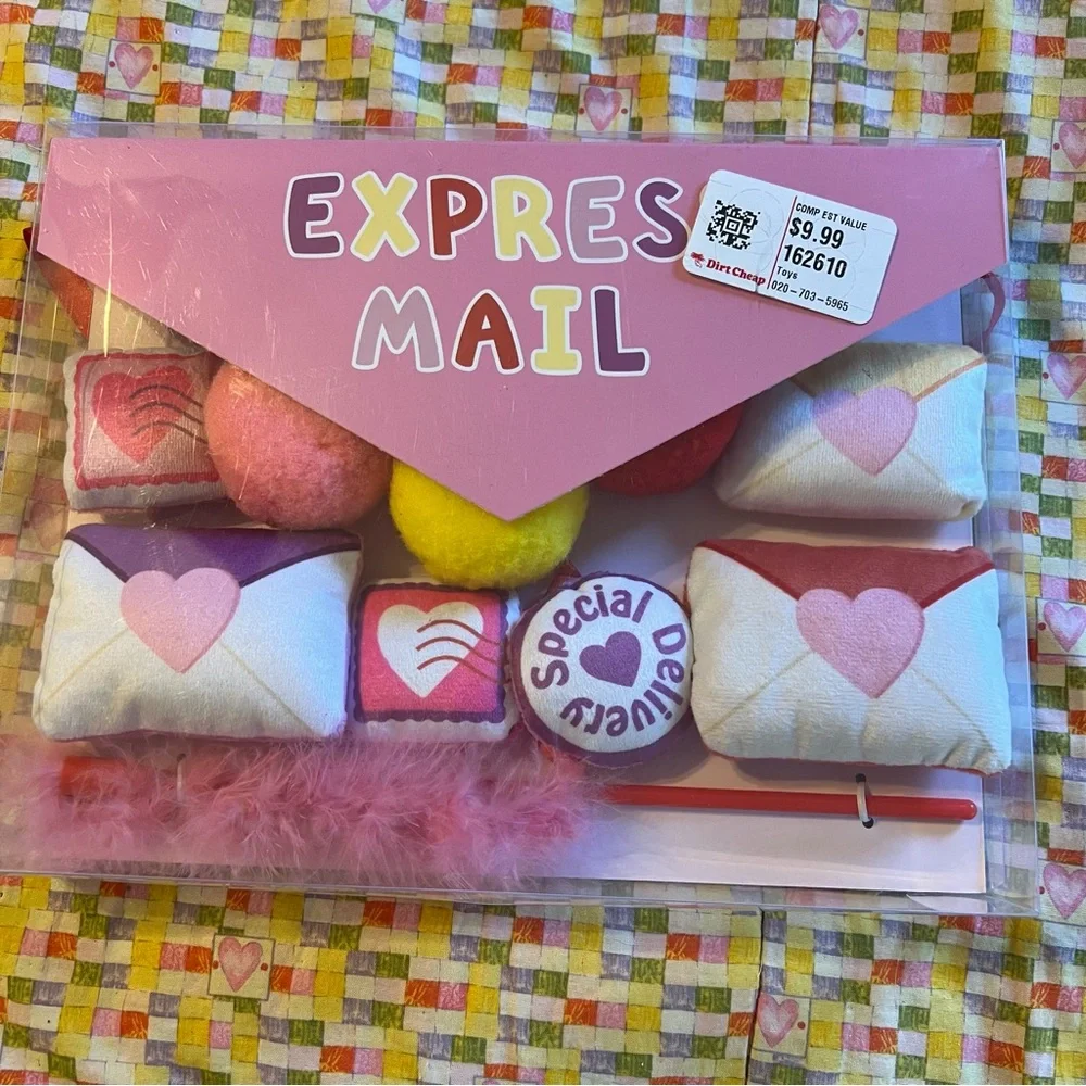 ❤️ Cat Toys Valentine’s Day Gift Set New NIP Express Mail 10 Count 6 with Catnip